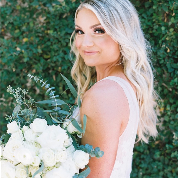 ❥ Meet your Posh Stylist - Picture 7 of 9